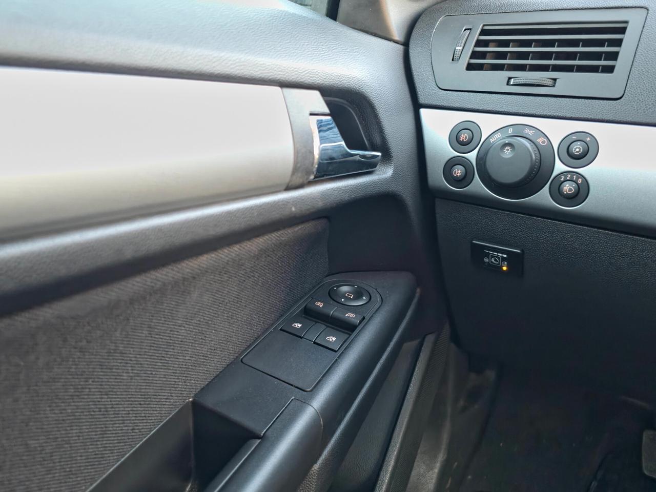 Opel Astra 1.6 16V GPL-TECH Station Wagon Edition 2010-E4 Manuale NEO