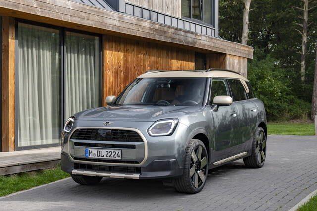 MINI Mini E Favoured Countryman