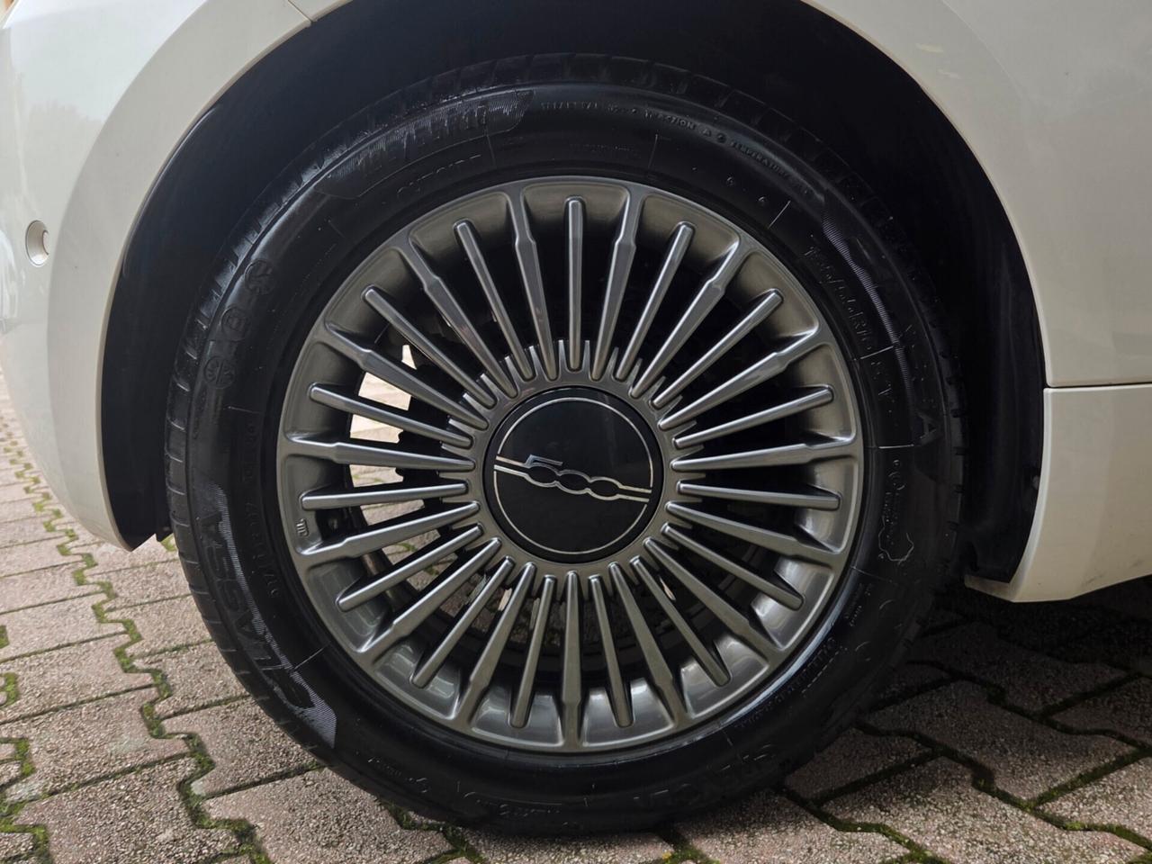 Fiat 500e Cabrio 42 kWh ICON