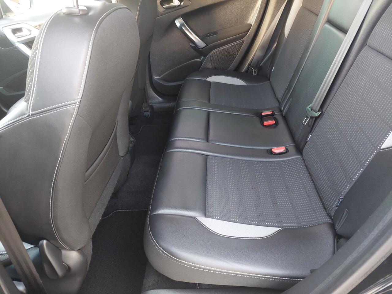 Peugeot 2008 BlueHDi 100 Allure SOLI 96.000KM