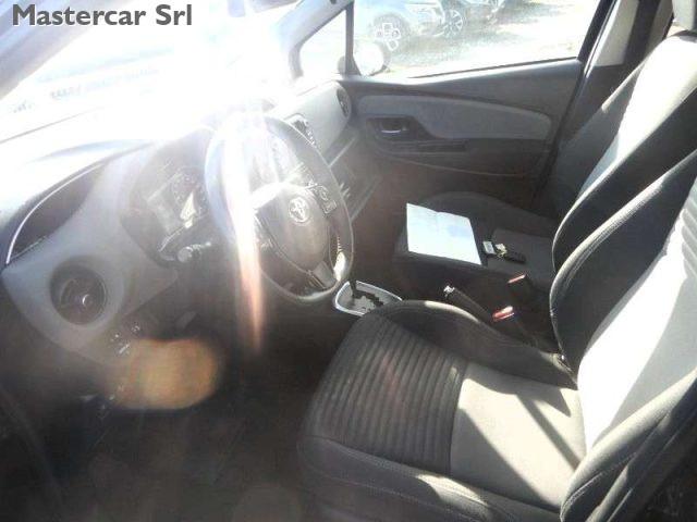 TOYOTA Yaris Yaris III 2017 5p 1.5h Business - FW366AT