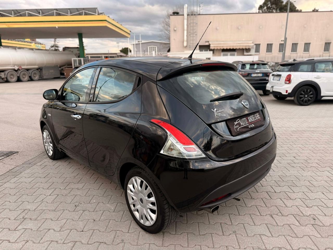 Lancia Ypsilon 1.2 69 CV 5 porte S&S Gold