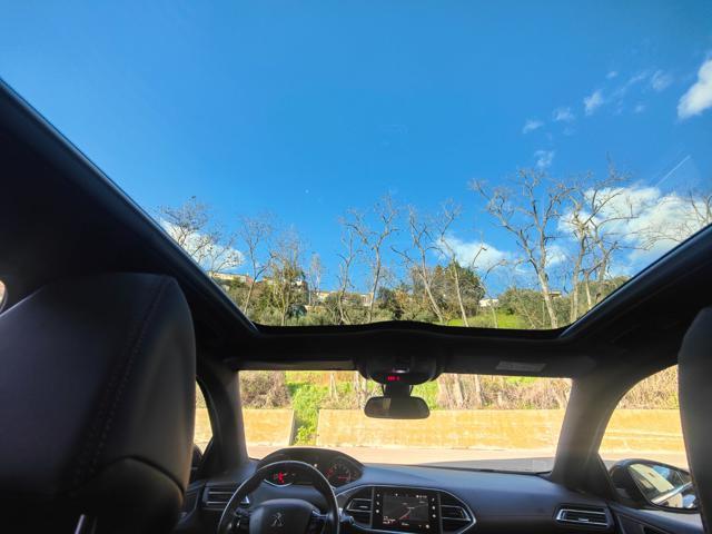 PEUGEOT 308 1.6 THP 270 cv GTi by Peugeot Sport