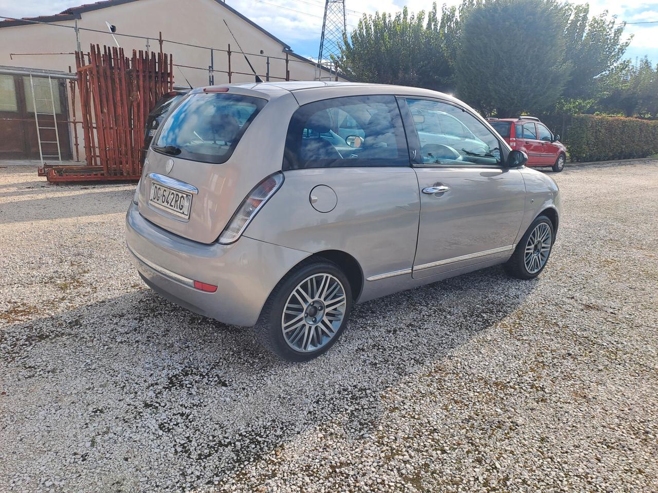 Lancia Ypsilon 1.2 Oro Plus