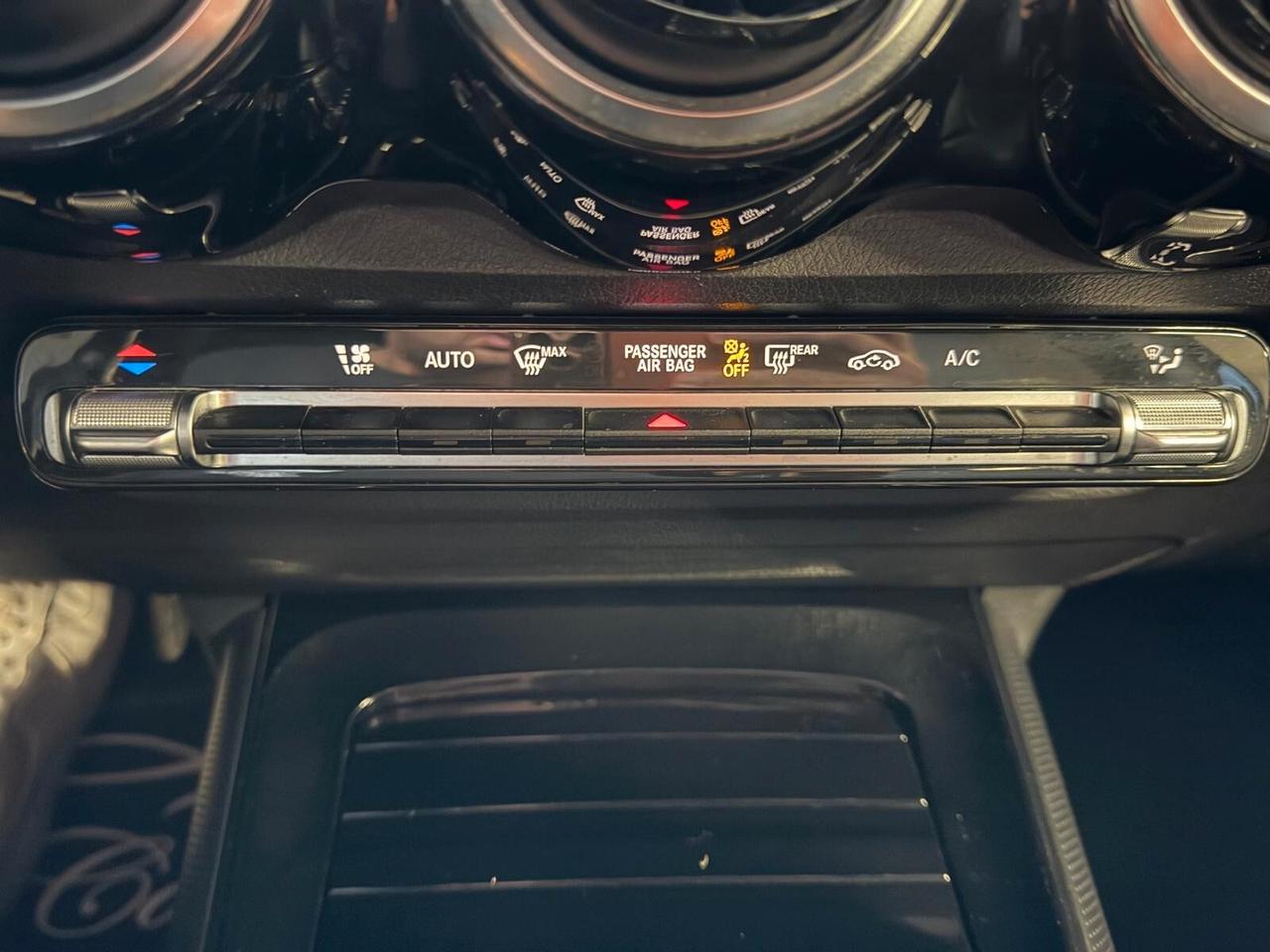 MERCEDES-BENZ GLB 180D SPORT 2.0 116CV PELLE NAVI CAM ANNO 2022