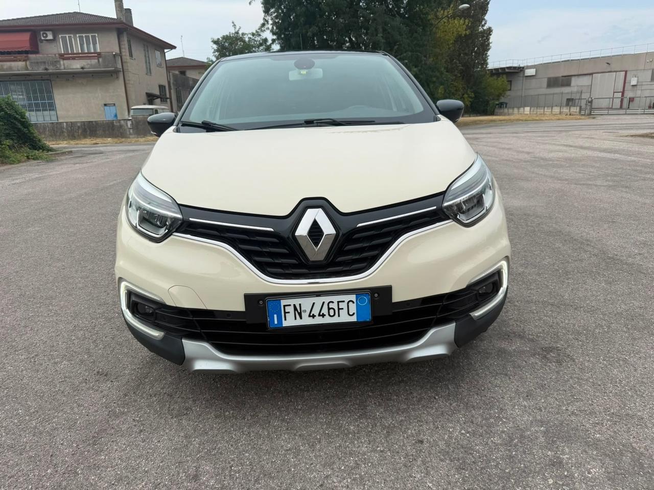 Renault Captur dCi 8V 90 CV EDC Start&Stop Energy Initiale Paris