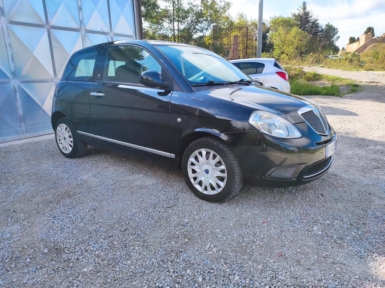 Lancia Ypsilon 1.3 MJT 75 CV Platinum