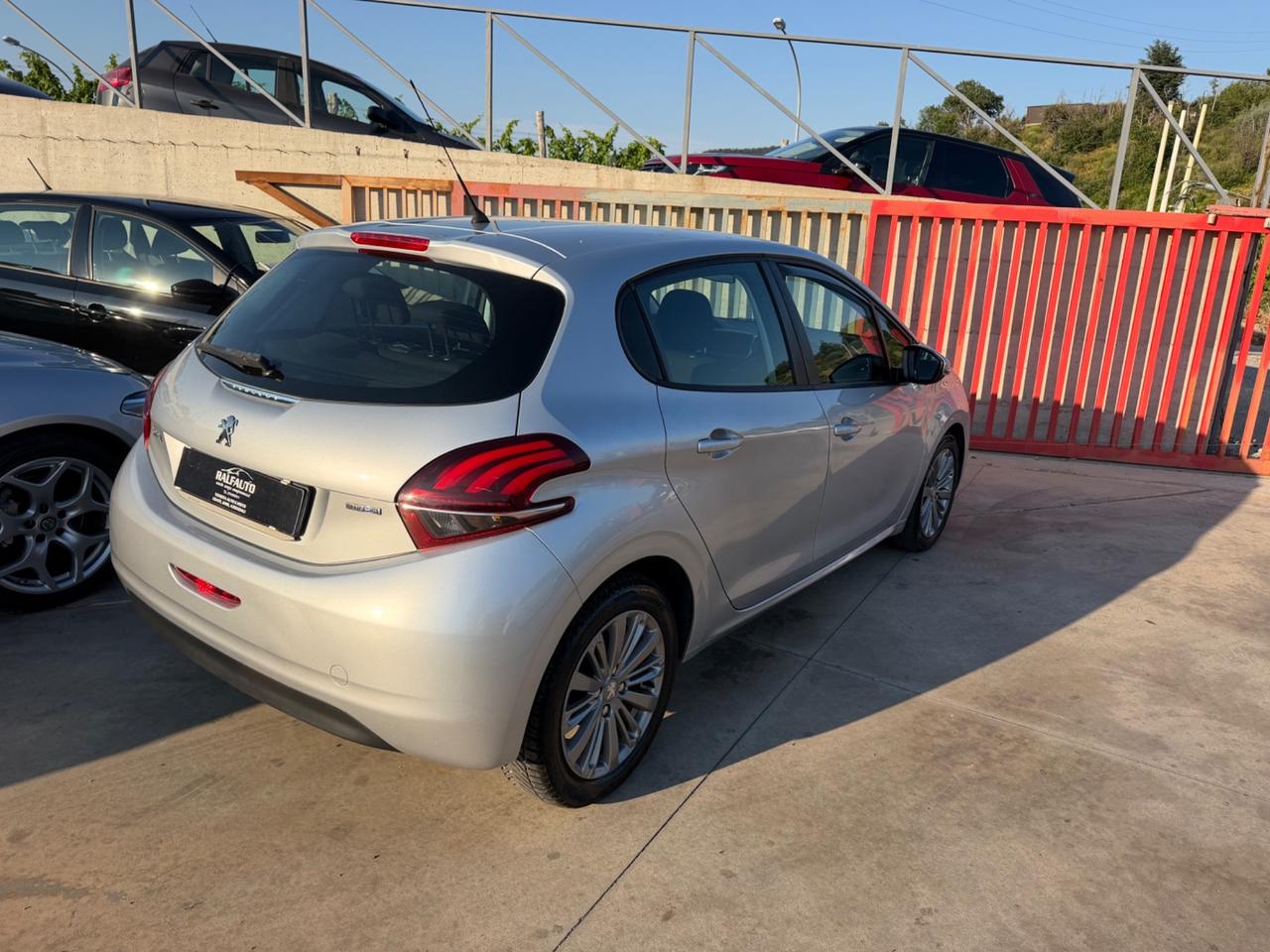 Peugeot 208 BlueHDi 75 5 porte Allure