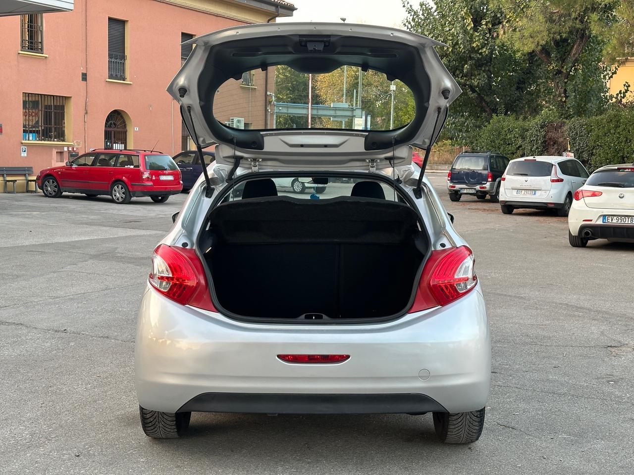 Peugeot 208 1.0 VTi 68 CV 5 porte solo 110mila km
