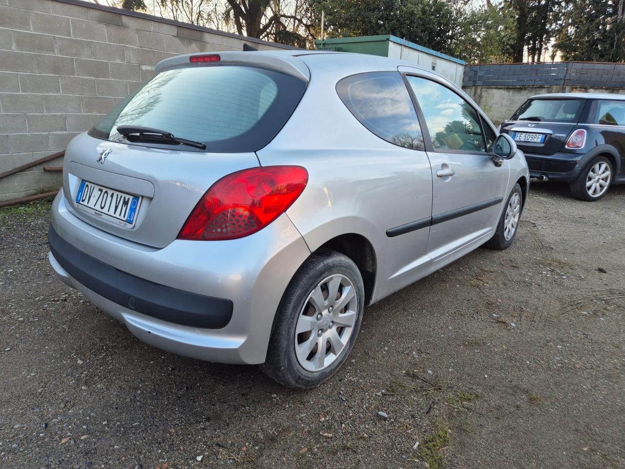 Peugeot 207 1.4 8V 75CV 5p. X Line ECO GPL