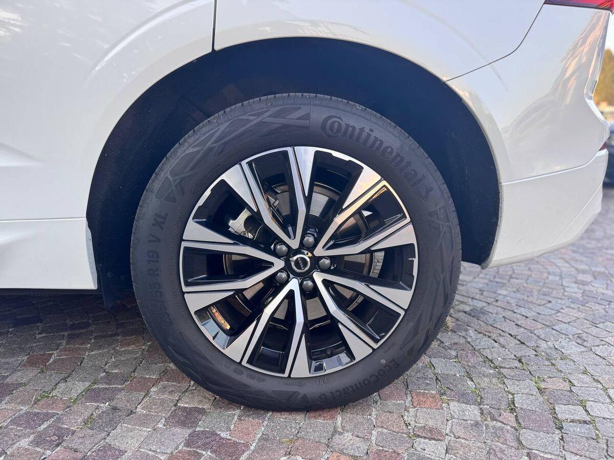 Volvo XC60 2.0 b4 Core awd auto