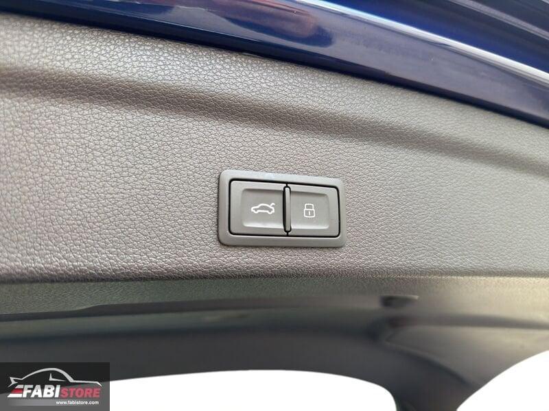 Audi Q3 Sportback 35 TDI 150 Cv S-Tronic S-Line interno ed esterno