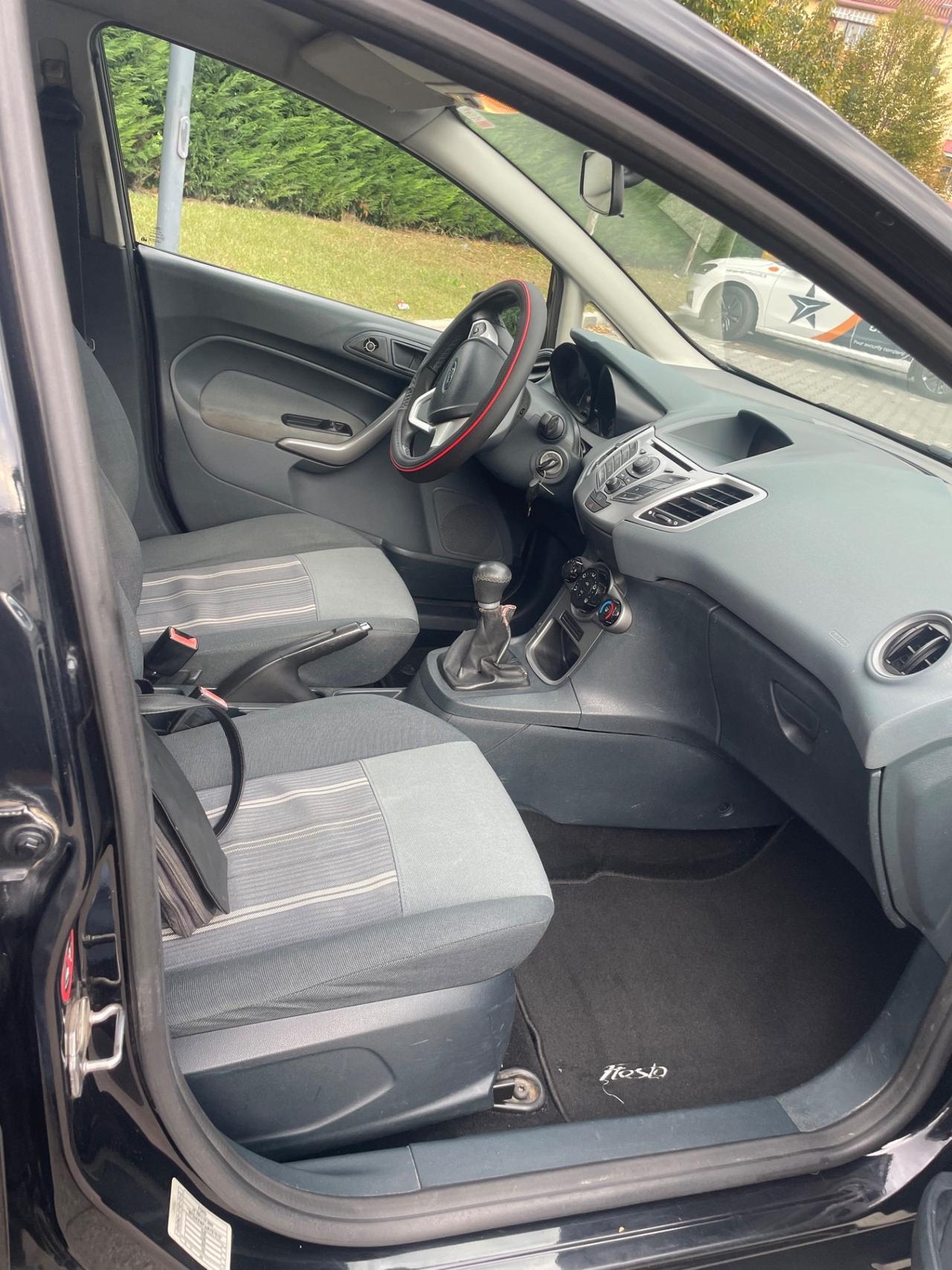 Ford Fiesta 1.4 TDCi 5p. Titanium x neo patentati