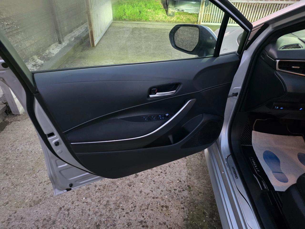 Toyota Corolla Touring Sports 1.8 Hybrid Business Tech