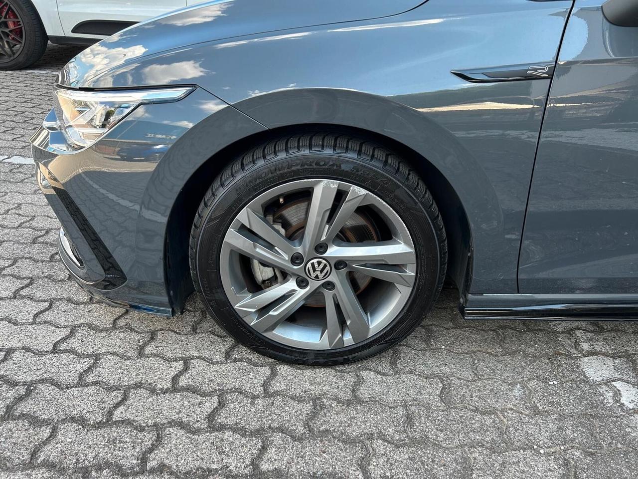 Volkswagen Golf Variant 2.0 tdi R-Line 150cv dsg