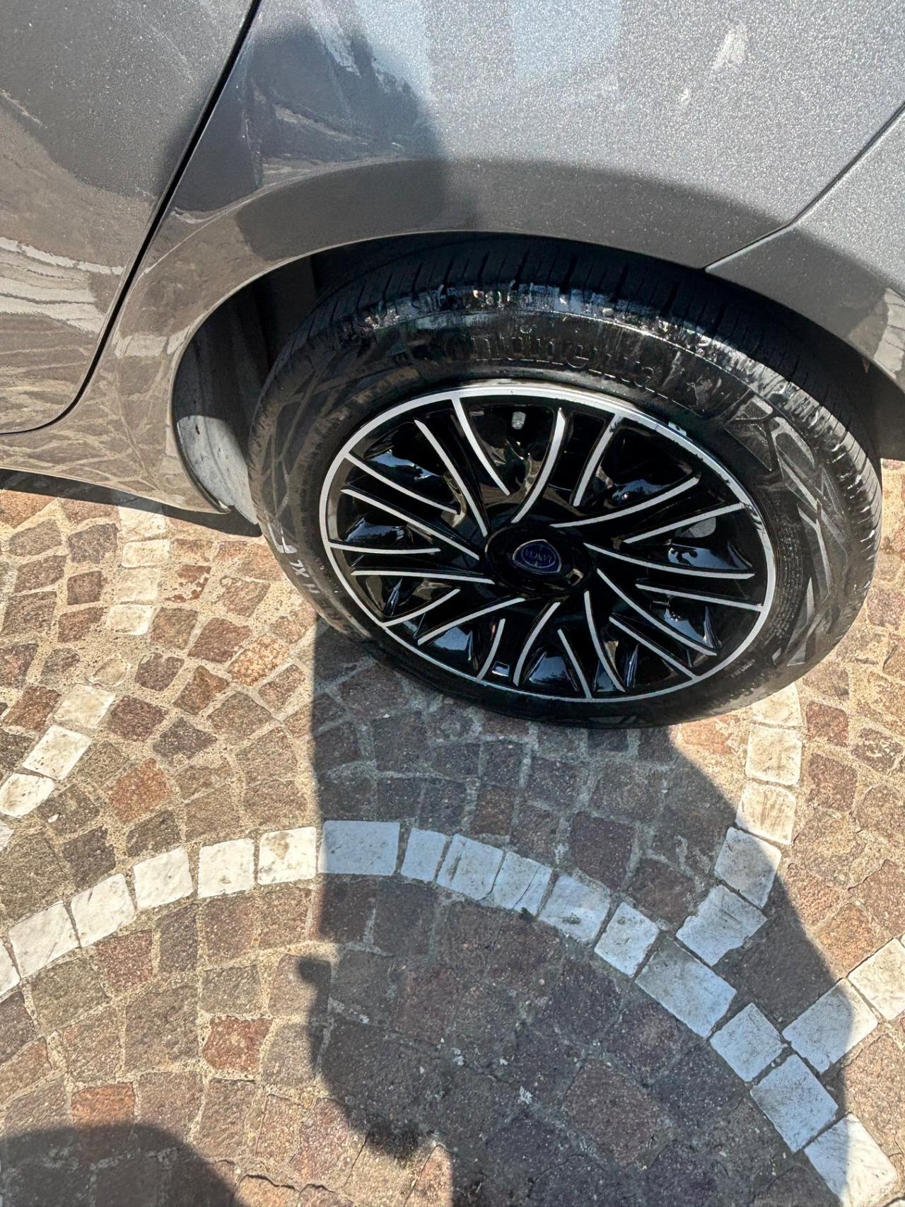 Lancia Ypsilon 1.0 FireFly 5 porte S&S Hybrid Gold Plus