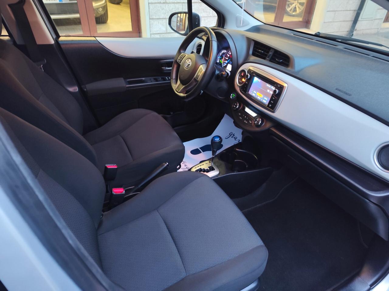 Toyota Yaris 1.5 Hybrid 75CV Lounge