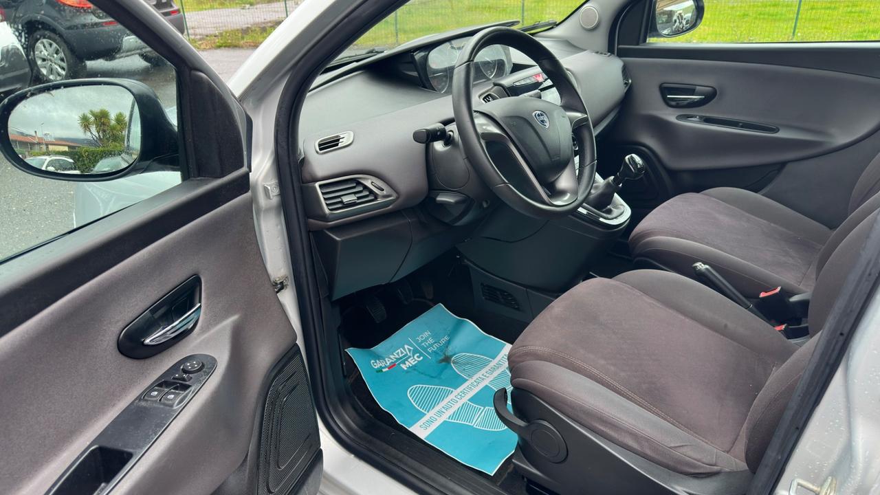 Lancia Ypsilon 1.3 MJT 16V 95 CV 5 porte S&S Silver