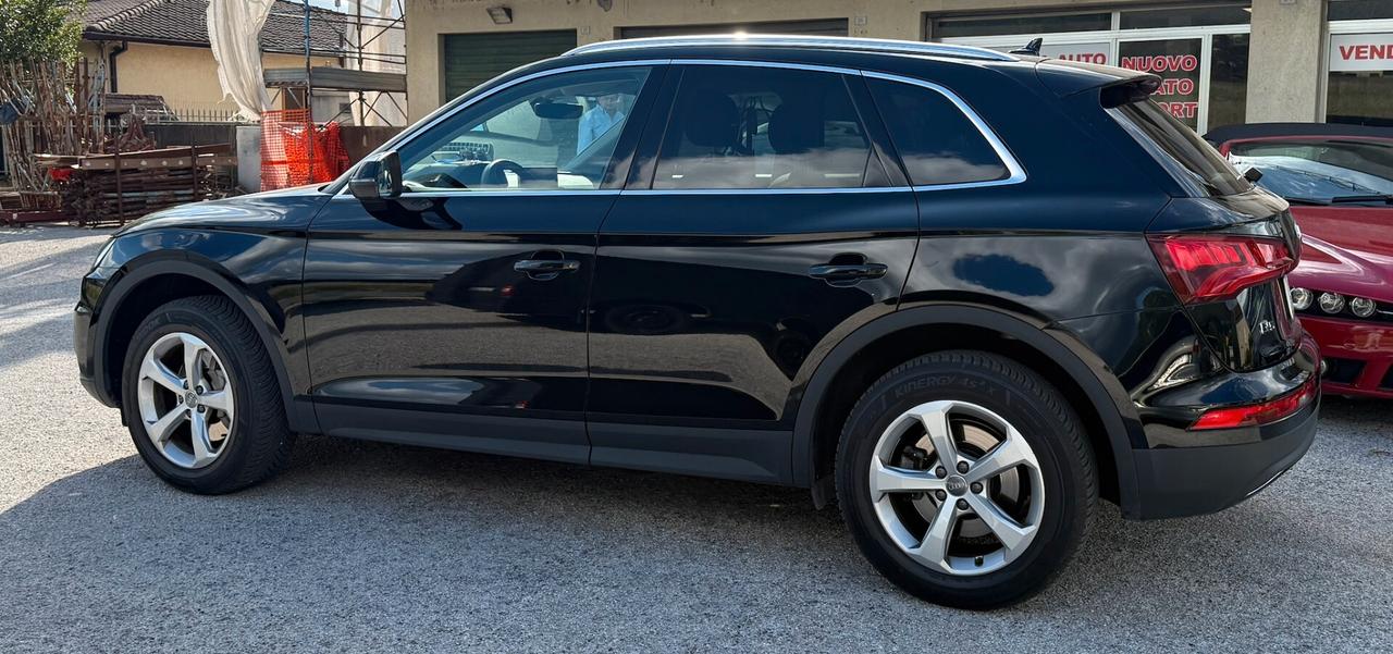 Audi Q5 35 TDI quattro S tronic Business