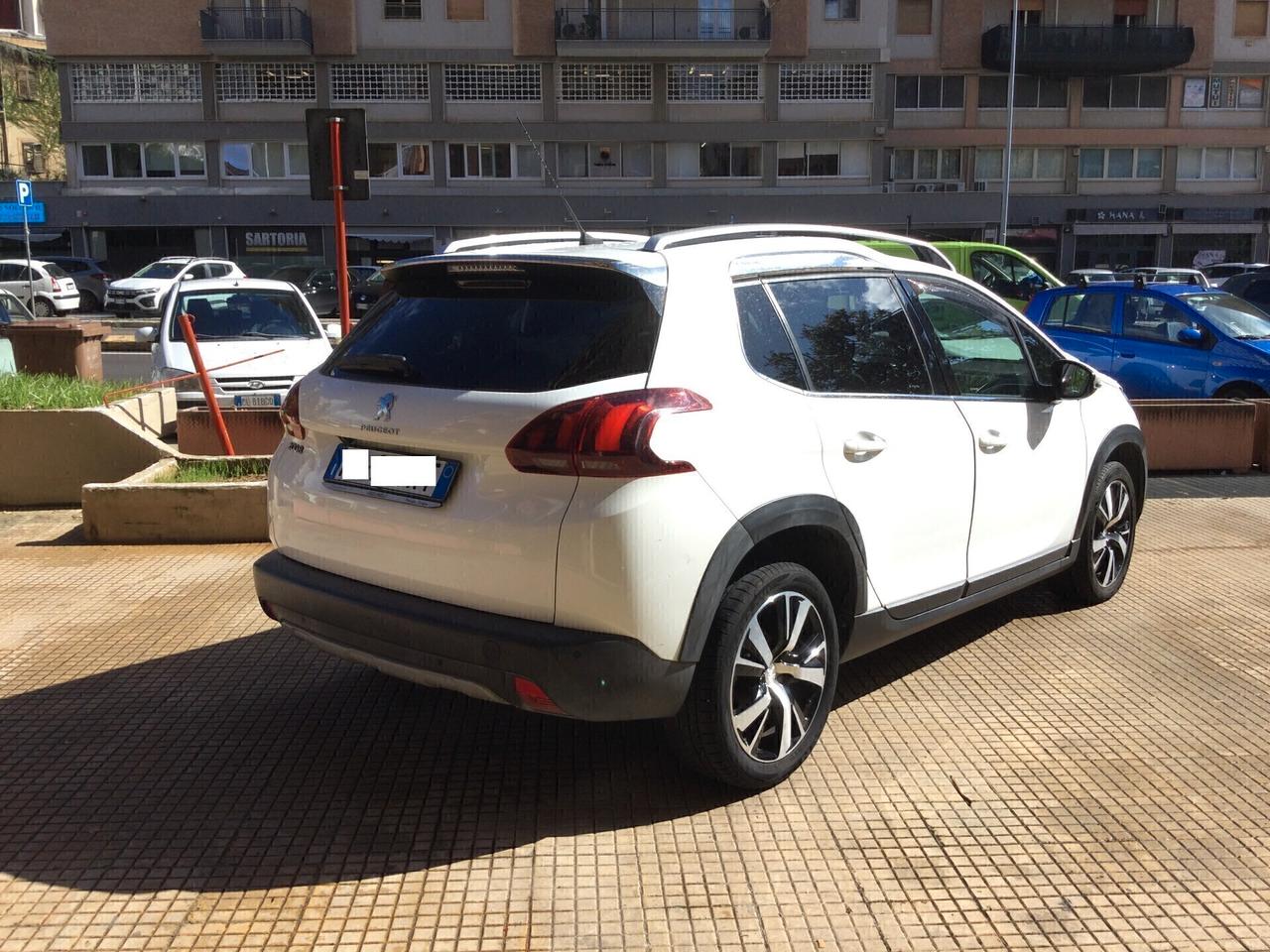 Peugeot 2008 BlueHDi 100 S&S Allure