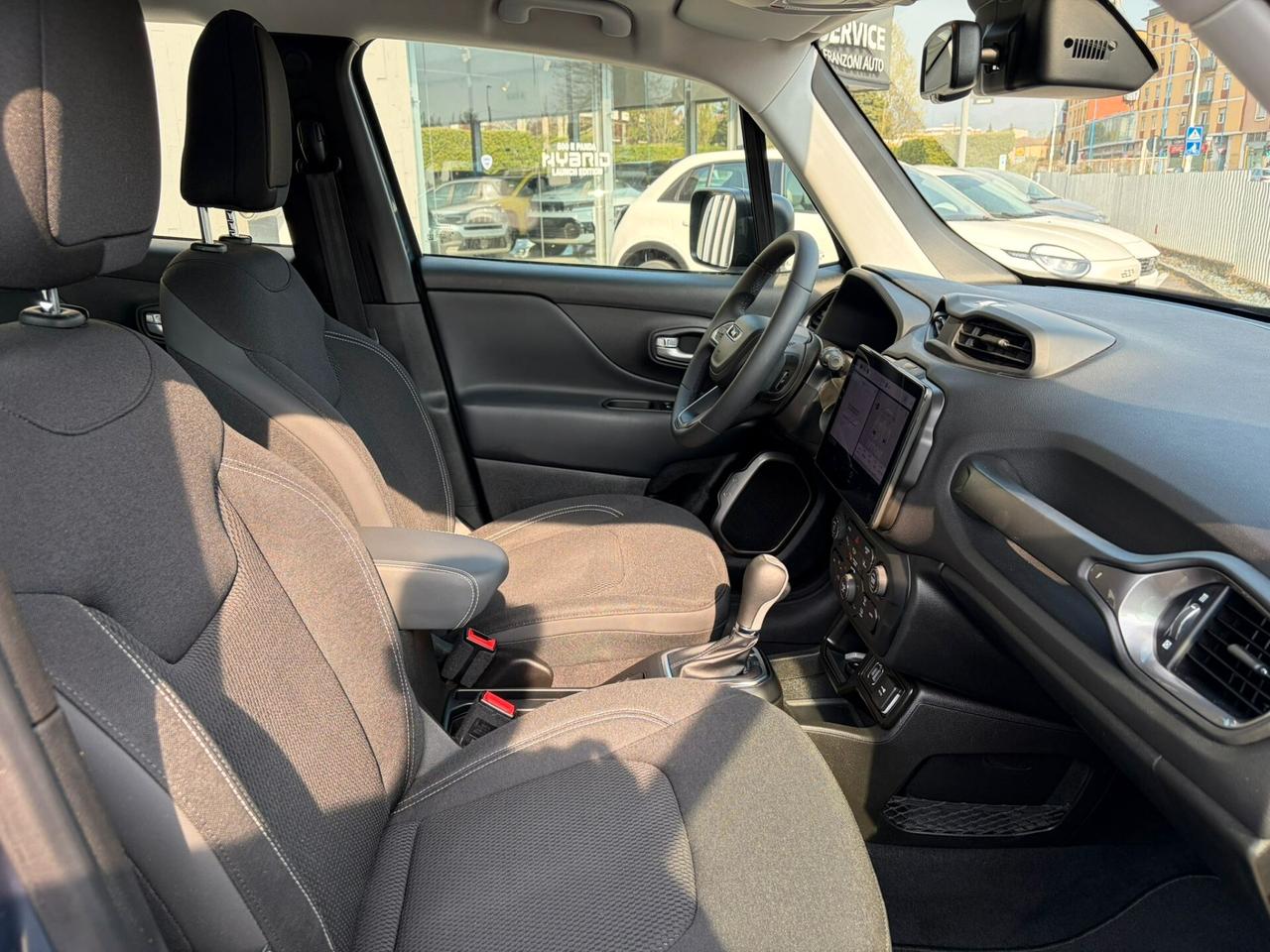 Jeep Renegade 1.5 Turbo T4 MHEV Summit