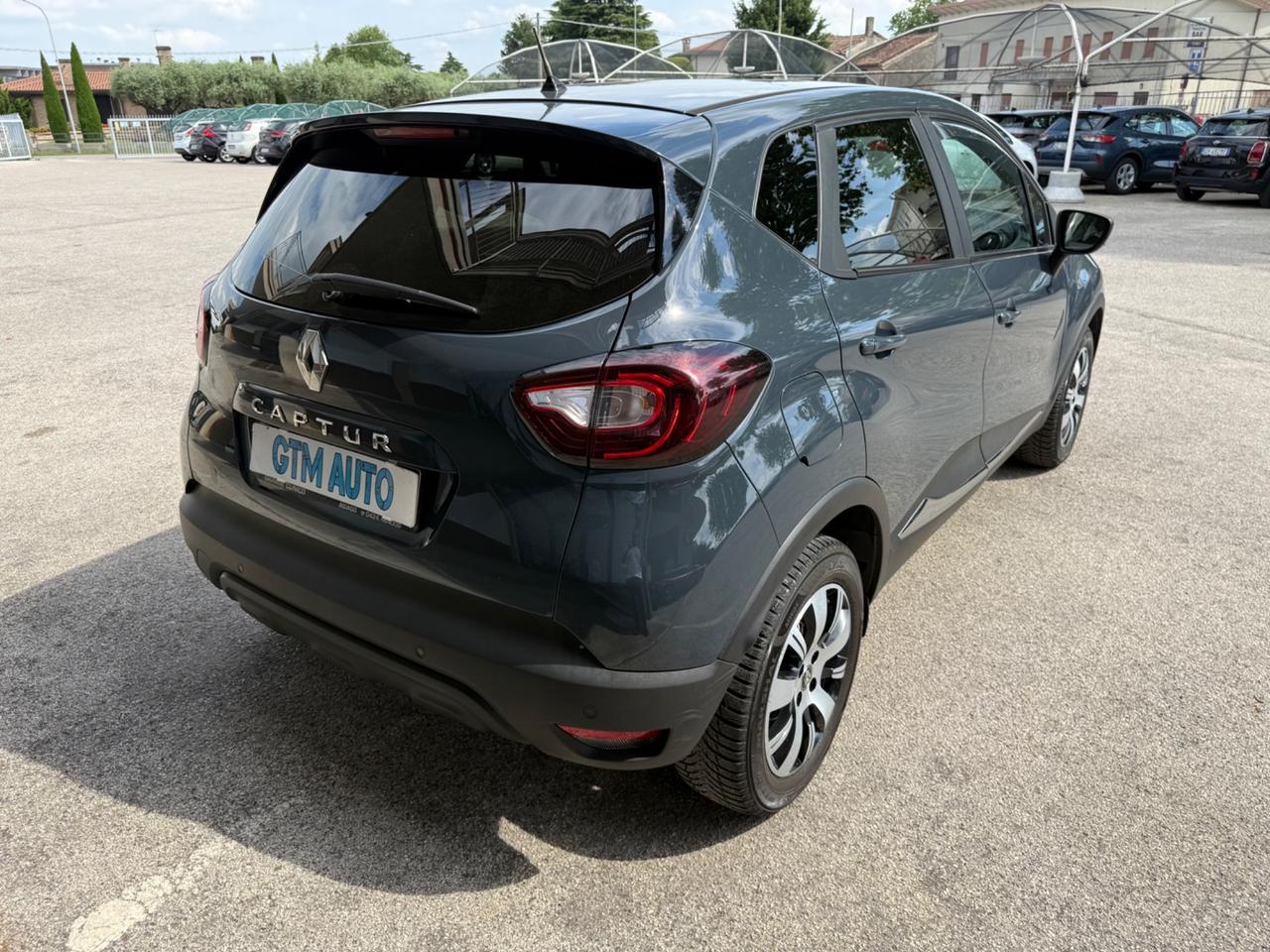 Renault Captur TCe 12V 90 CV Life - OK Neopatentati