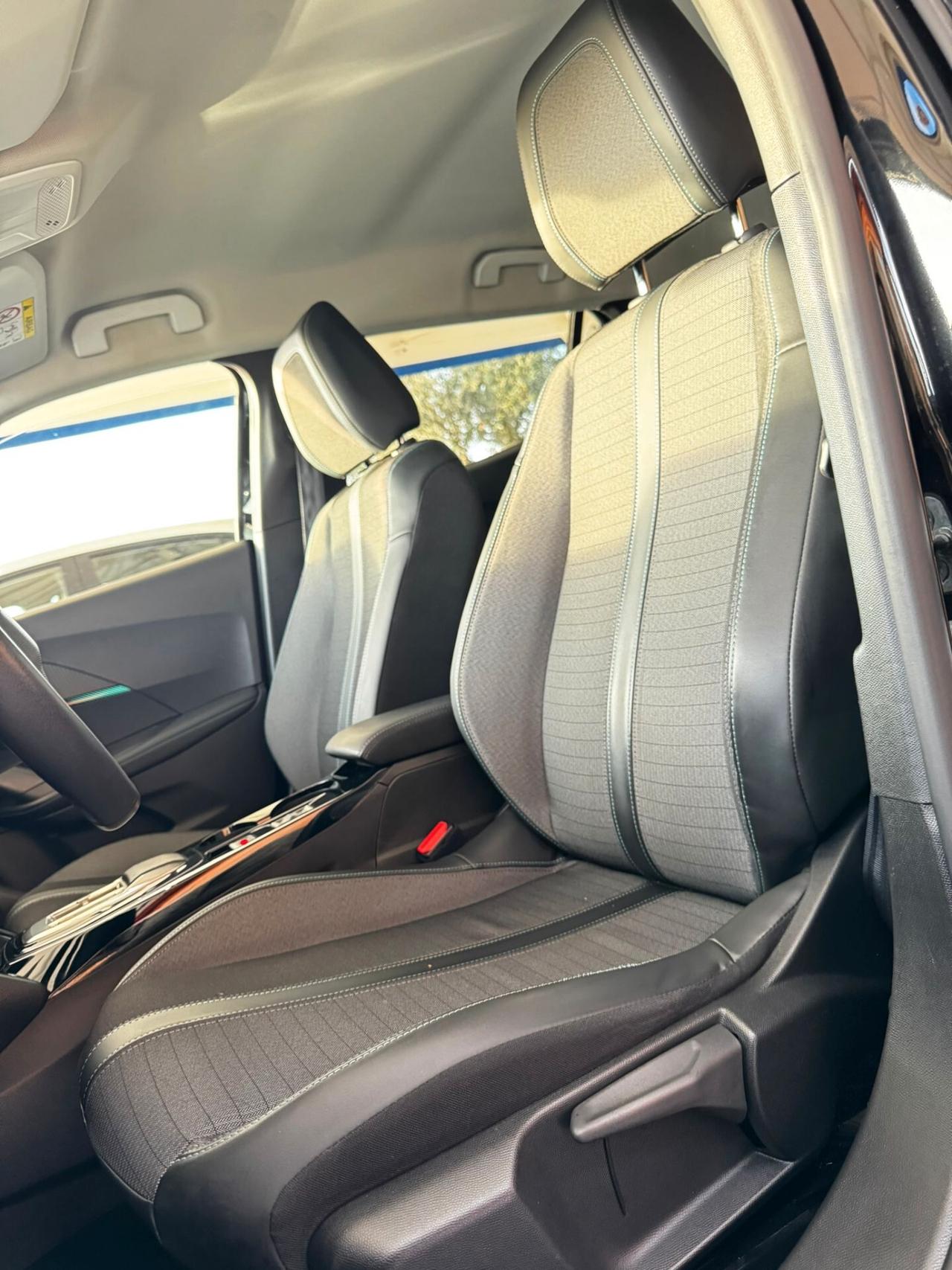 Peugeot 2008 BlueHDi 130 S&S EAT8 GT Pack