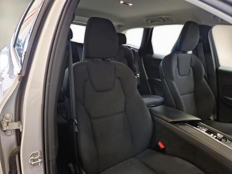 VOLVO XC60 B4 D AWD automatico Momentum