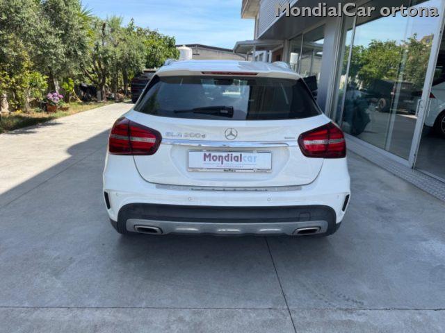 MERCEDES-BENZ GLA 200 d Automatic Premium