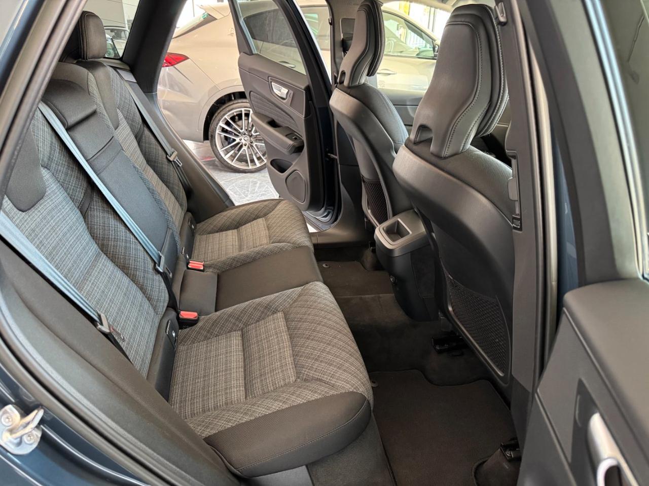 Volvo XC60 2.0 d b4 Mhev Core Bright auto Uniprop