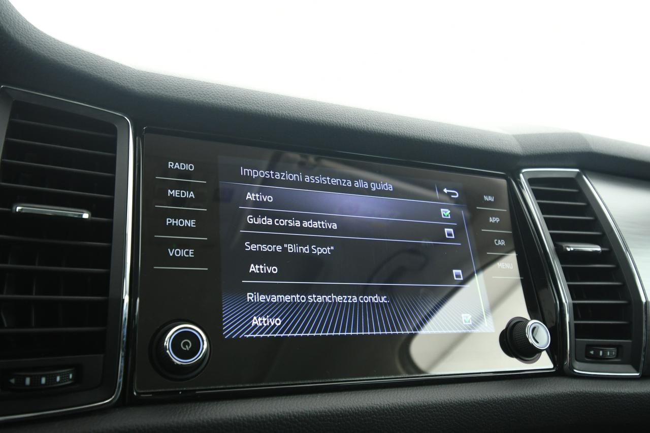 SKODA Kodiaq 2.0 tdi Ambition 4x4 dsg 7p.ti X COMMERCIANTI+TETTO PANO APR+ACC