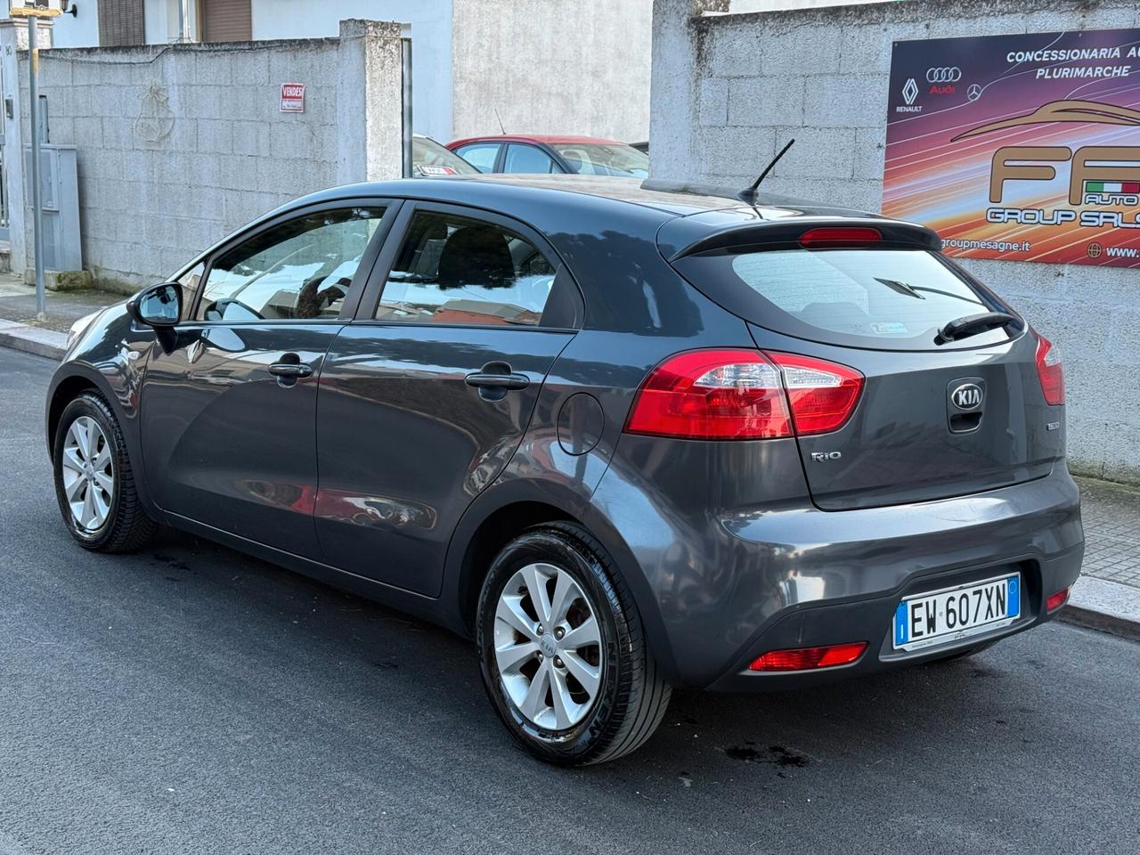 Kia Rio 1.1 CRDi 75CV 5P. Cool - 2014