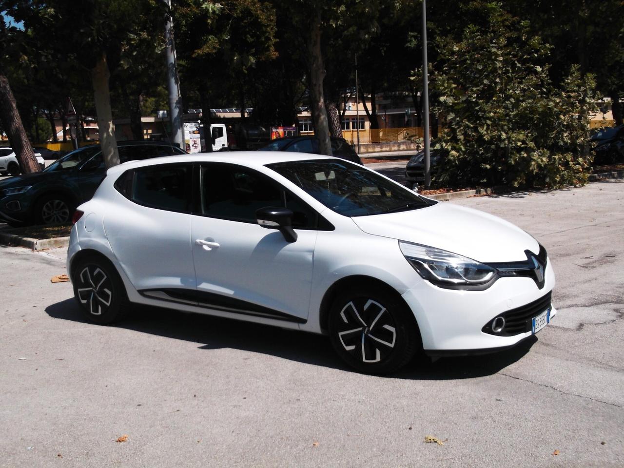 Renault Clio 1.2 GPL 5P. casa madre 2013