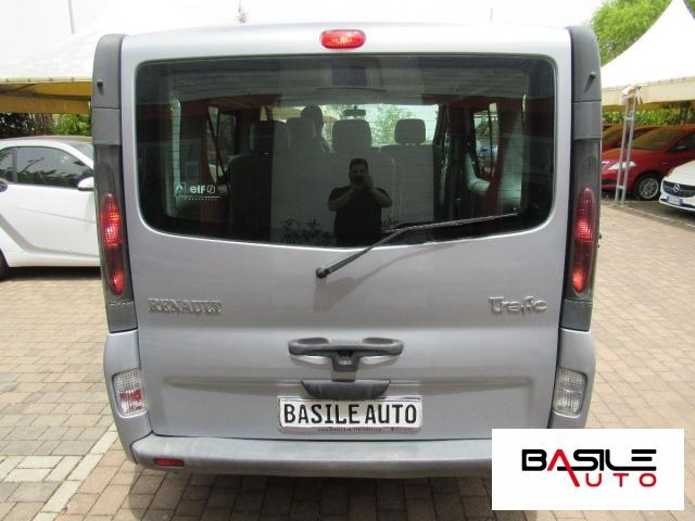 RENAULT TRAFIC 8 POSTI