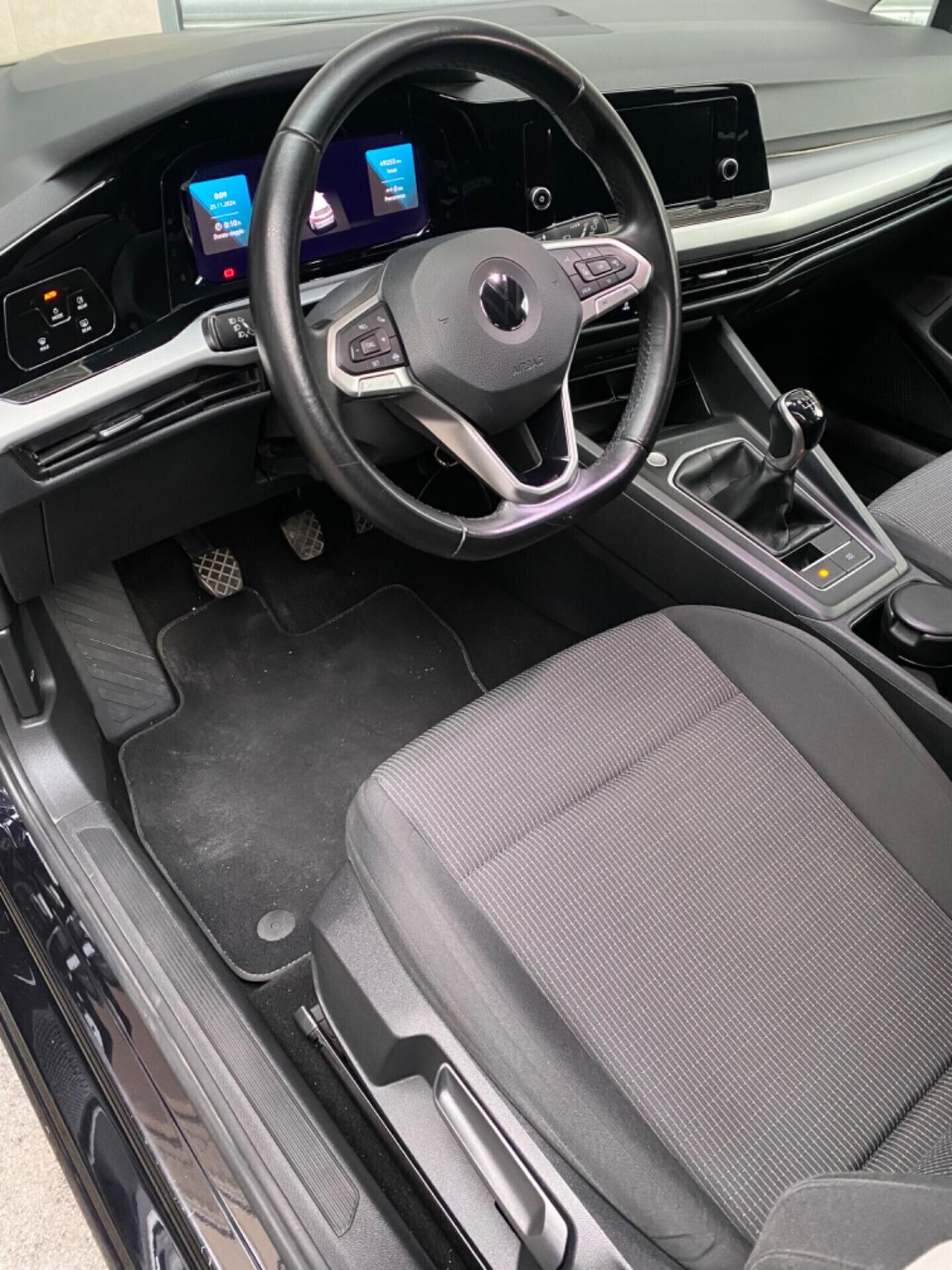 Volkswagen Golf 8 1.0 TSI 90cv - OK NEOPATENTATI