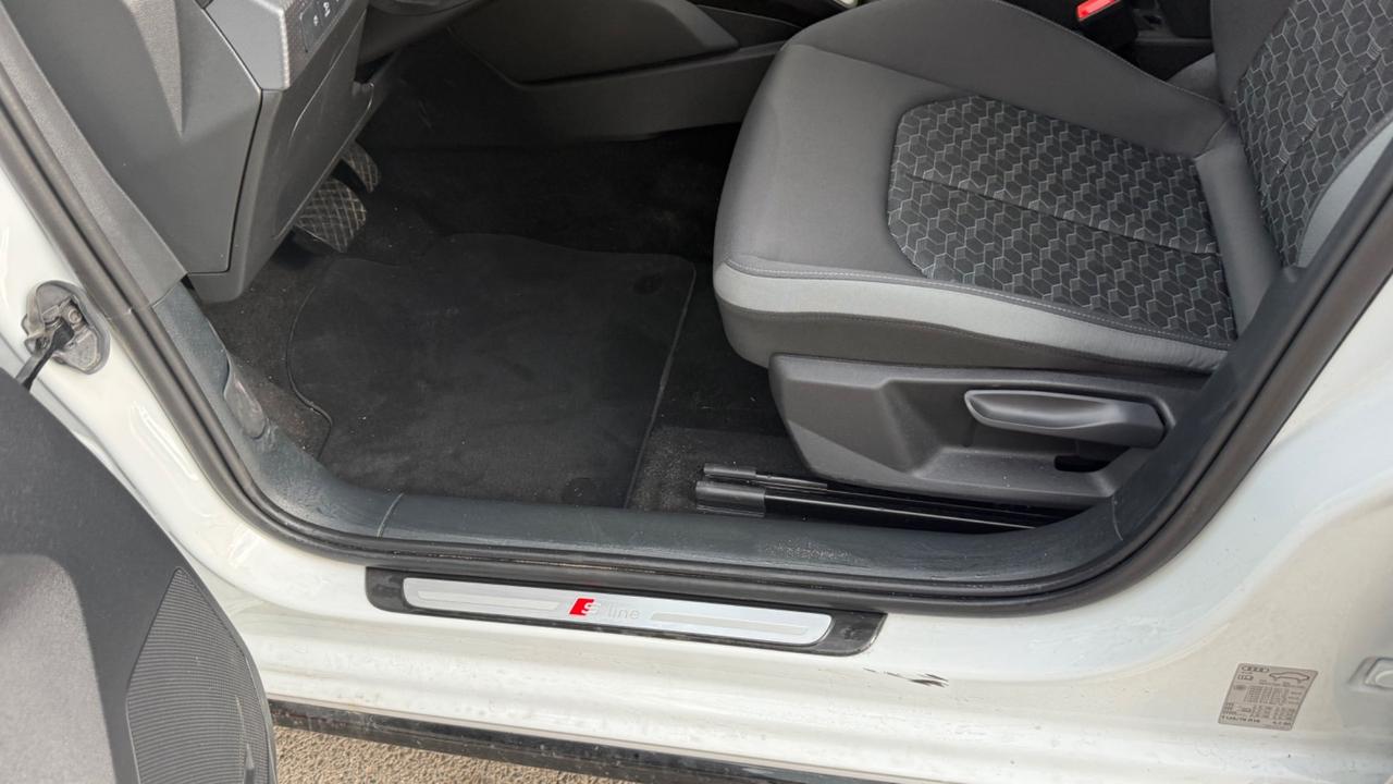 Audi A1 SPB 30 TFSI S line edition LED NAVI KAMERA CAR PLAY PDC BLUETOOTH CERCHI 18