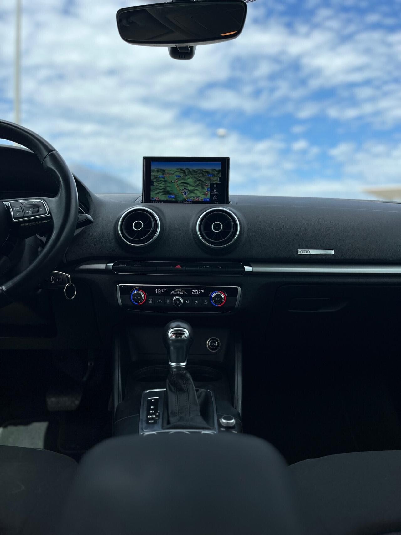 Audi A3 SPB 1.6 TDI S tronic*NAVI*SENSORI*UNIPRO