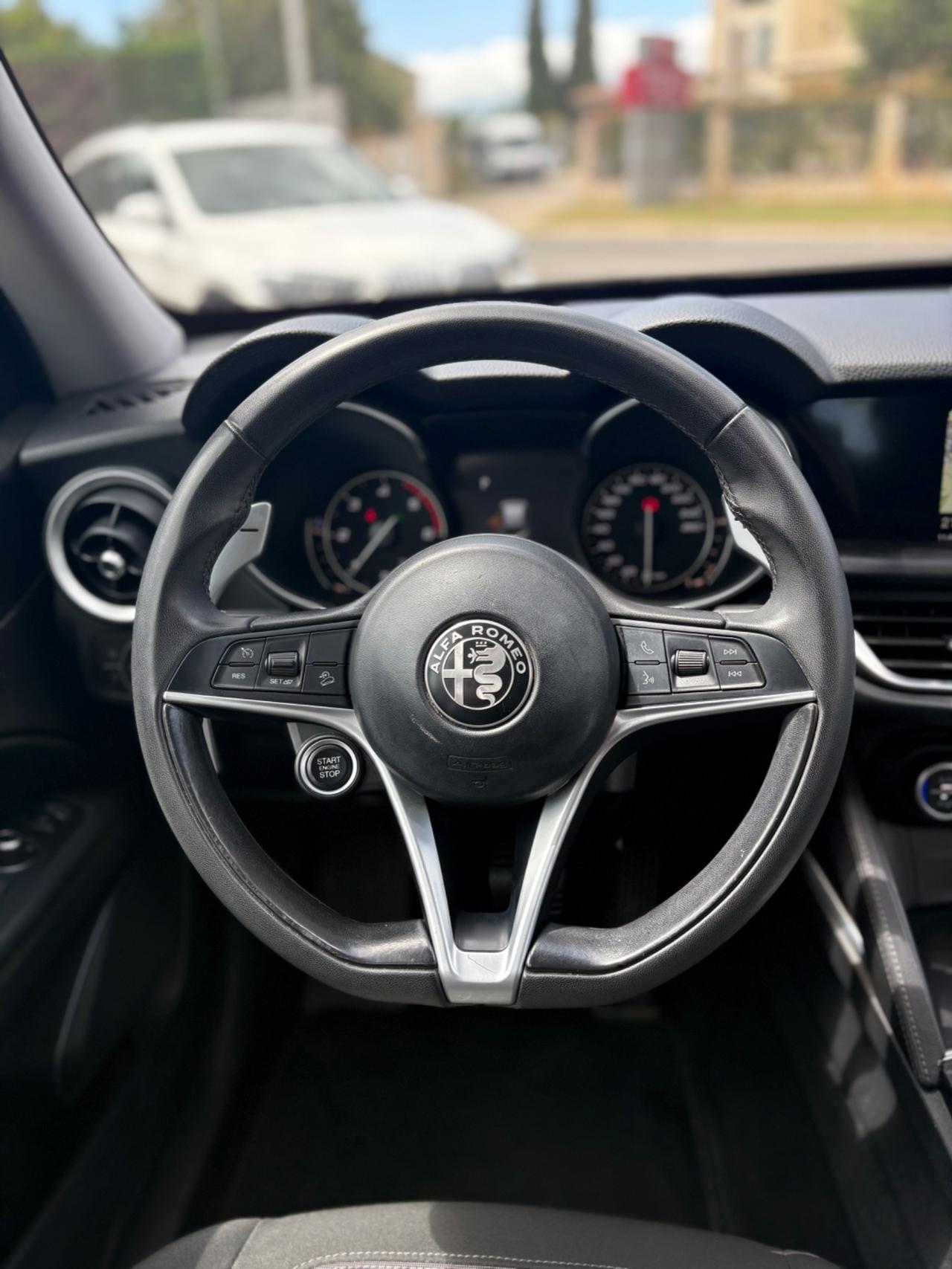 Alfa Romeo Stelvio 2.2 Turbodiesel 180 CV AT8 RWD Business