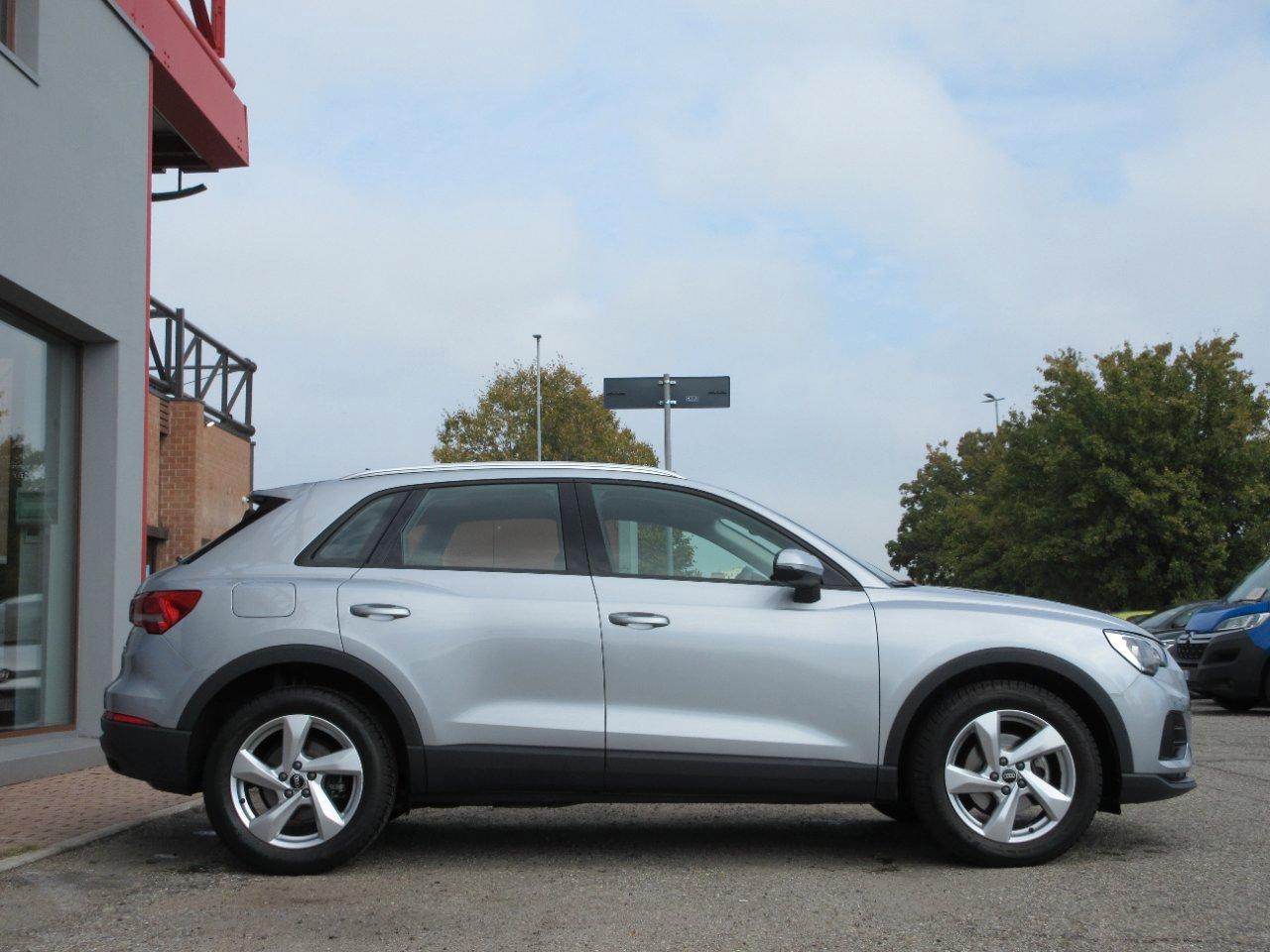 Audi Q3 35 2.0 tdi Business quattro s-tronic