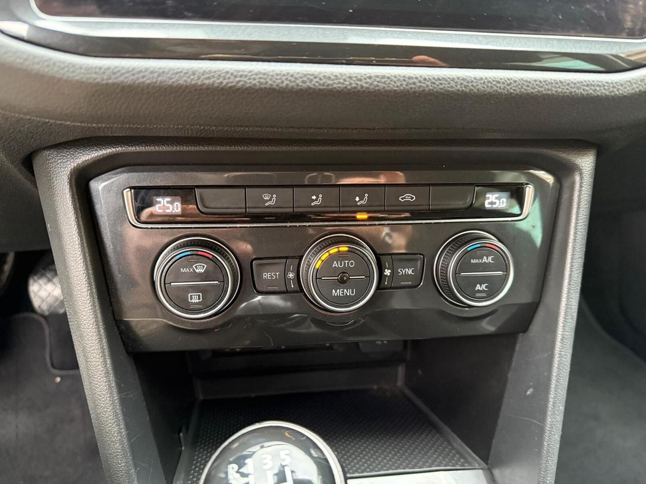 Volkswagen Tiguan 1400 BENZINA OK