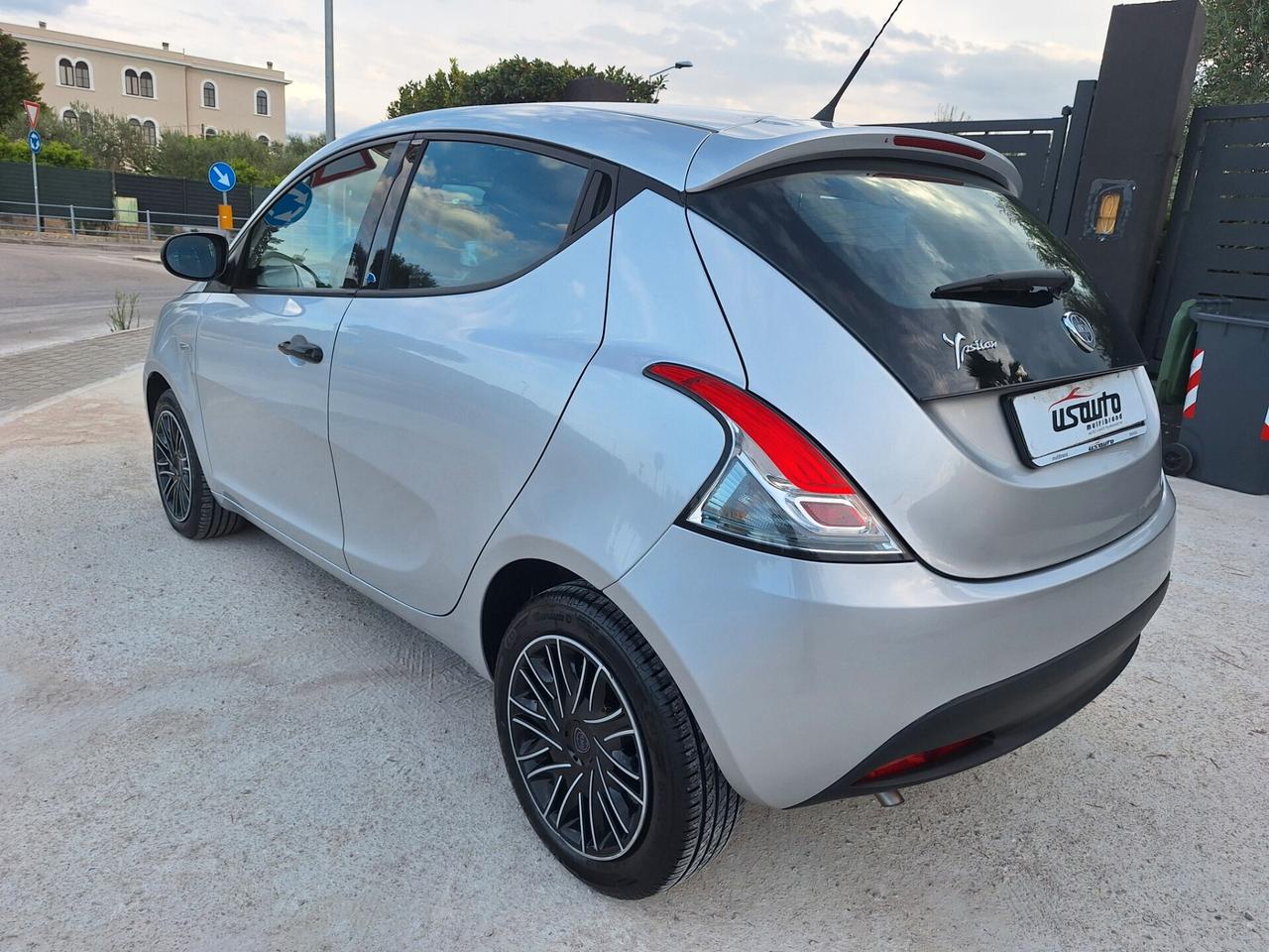 Lancia Ypsilon 1.2 69 CV 5 p 72000 KM 2019