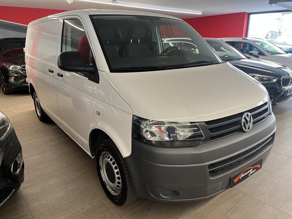 Volkswagen Transporter T5 2.0 TDI corto