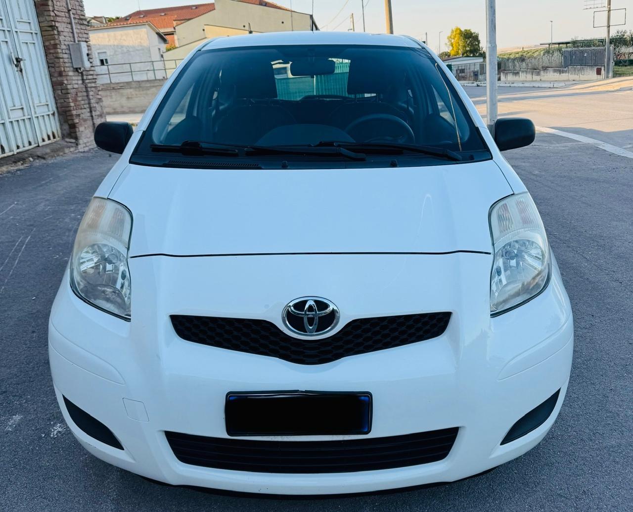 Toyota Yaris 1.0 5 porte