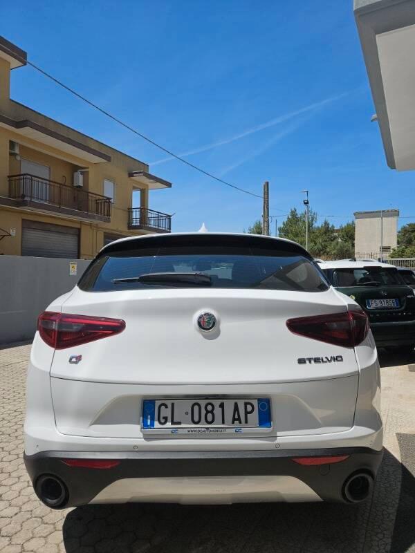 Alfa Romeo Stelvio 2.2 t Business Q4 190cv auto