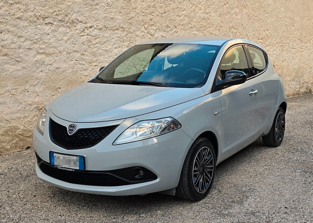 Lancia Ypsilon 1.0 70CV S&S Hybrid 5 porte Gold