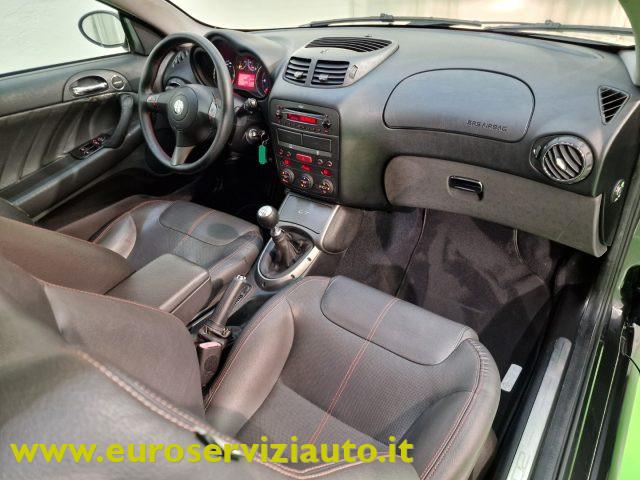 ALFA ROMEO GT 1.9 JTDM 16V Distinctive Q2