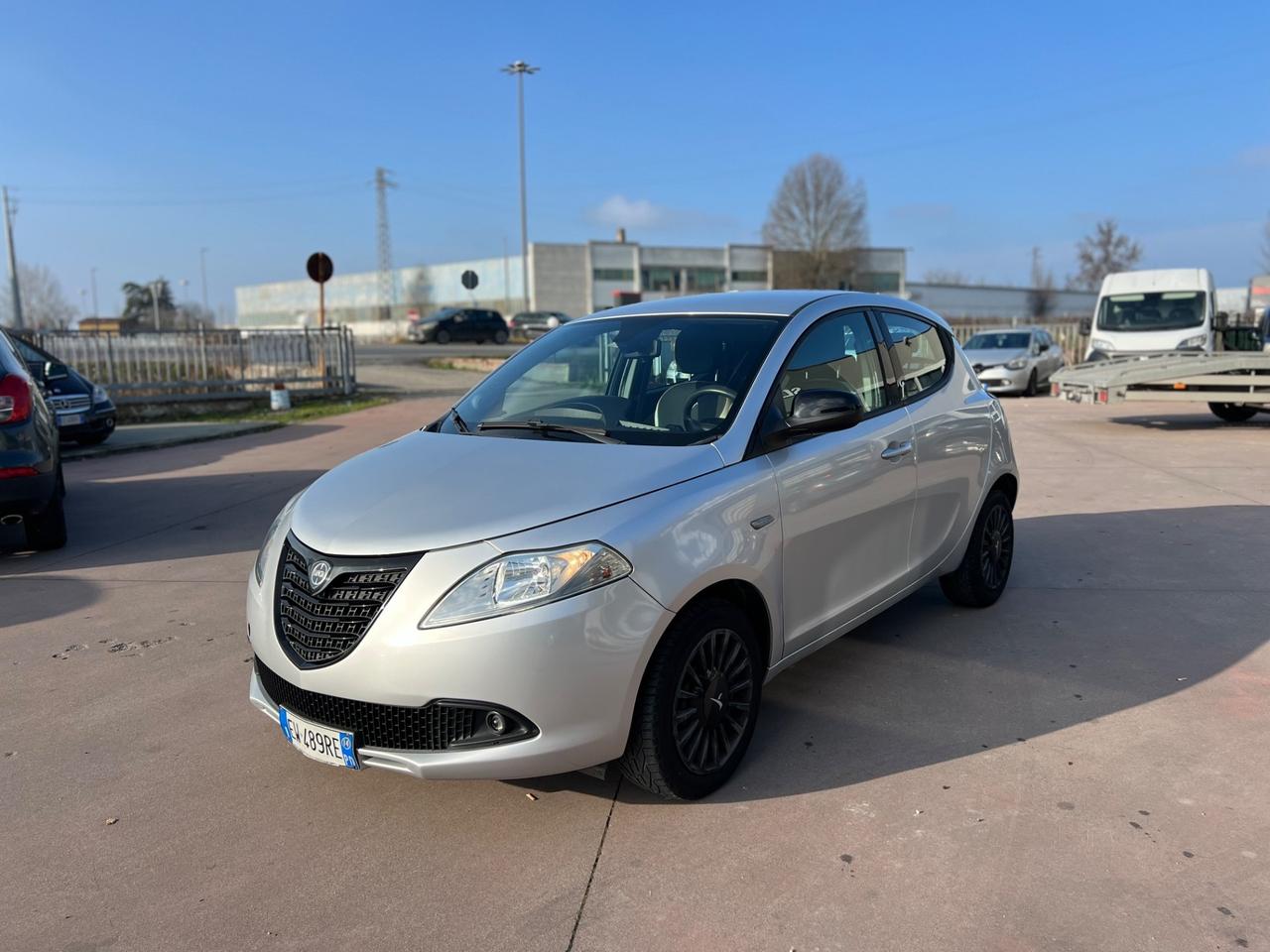 Lancia Ypsilon 1.2 69 CV 5 porte GPL Ecochic Silver