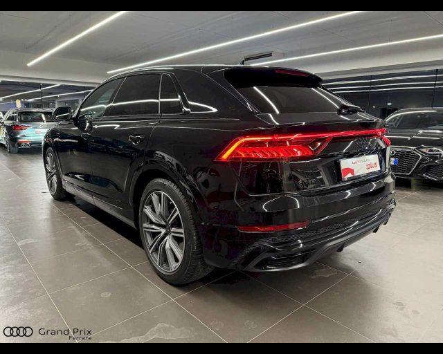 AUDI Q8 45 TDI quattro tiptronic Sport