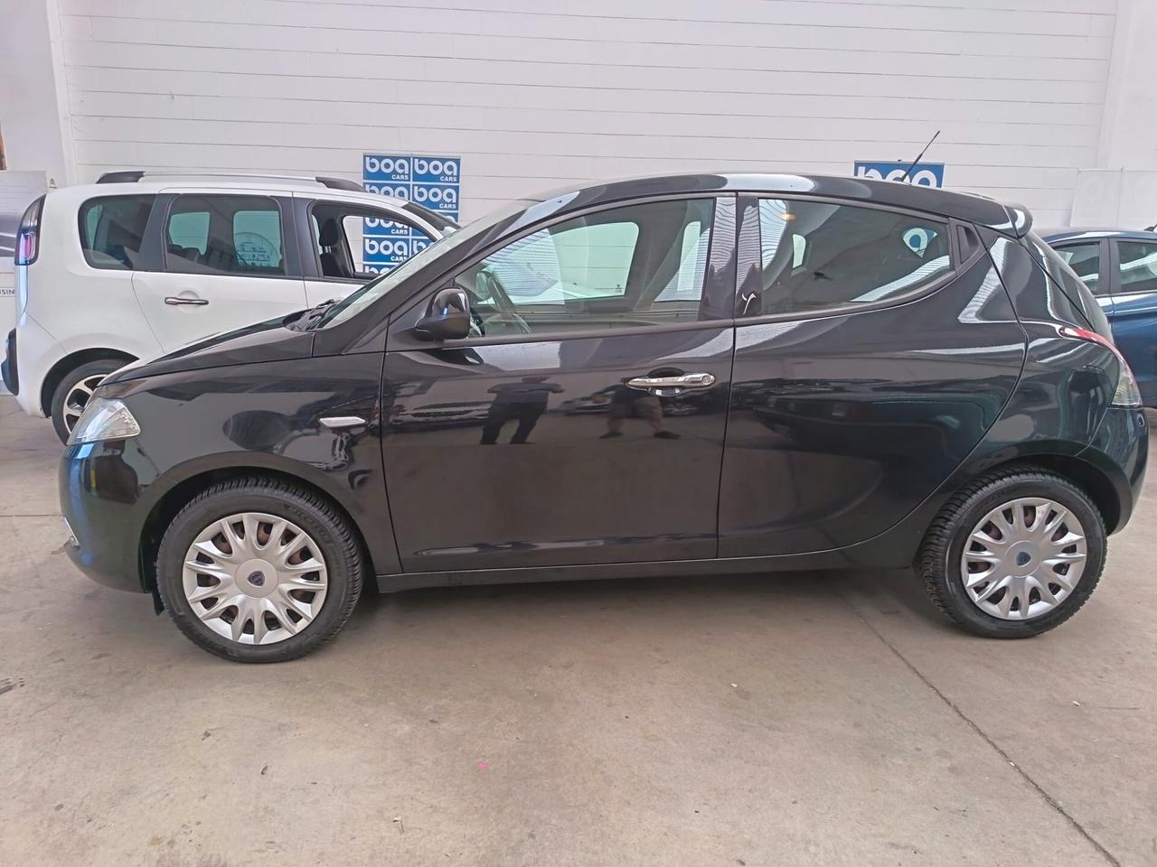 Lancia Ypsilon 1.3 MJT 16V 95 CV 5 porte S&S Silver