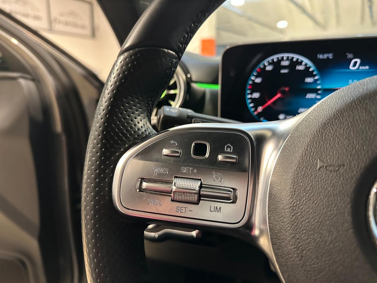 Mercedes-benz A 200 Premium